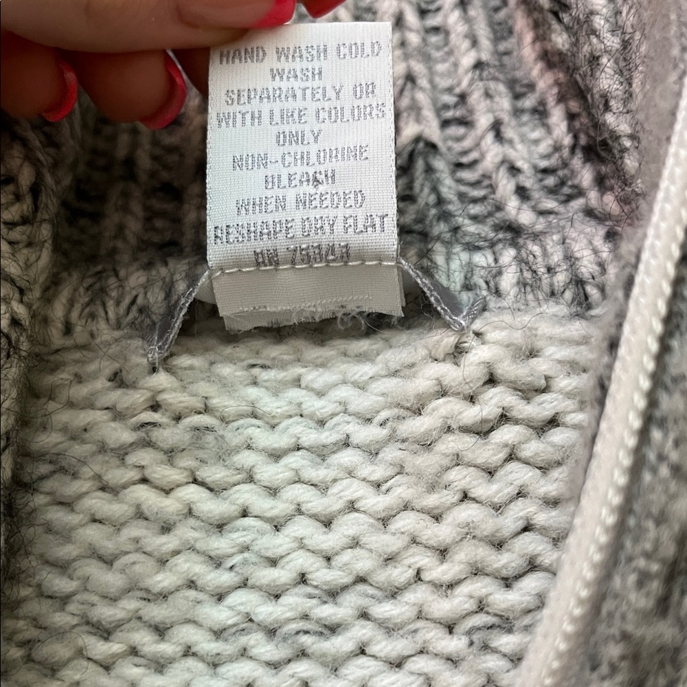 Kenji Gray and Cream Women's Cardigan - Picture 3 of 5